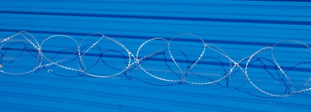 Ограждение из армированной колючей ленты СББ АКЛ 450/40/3